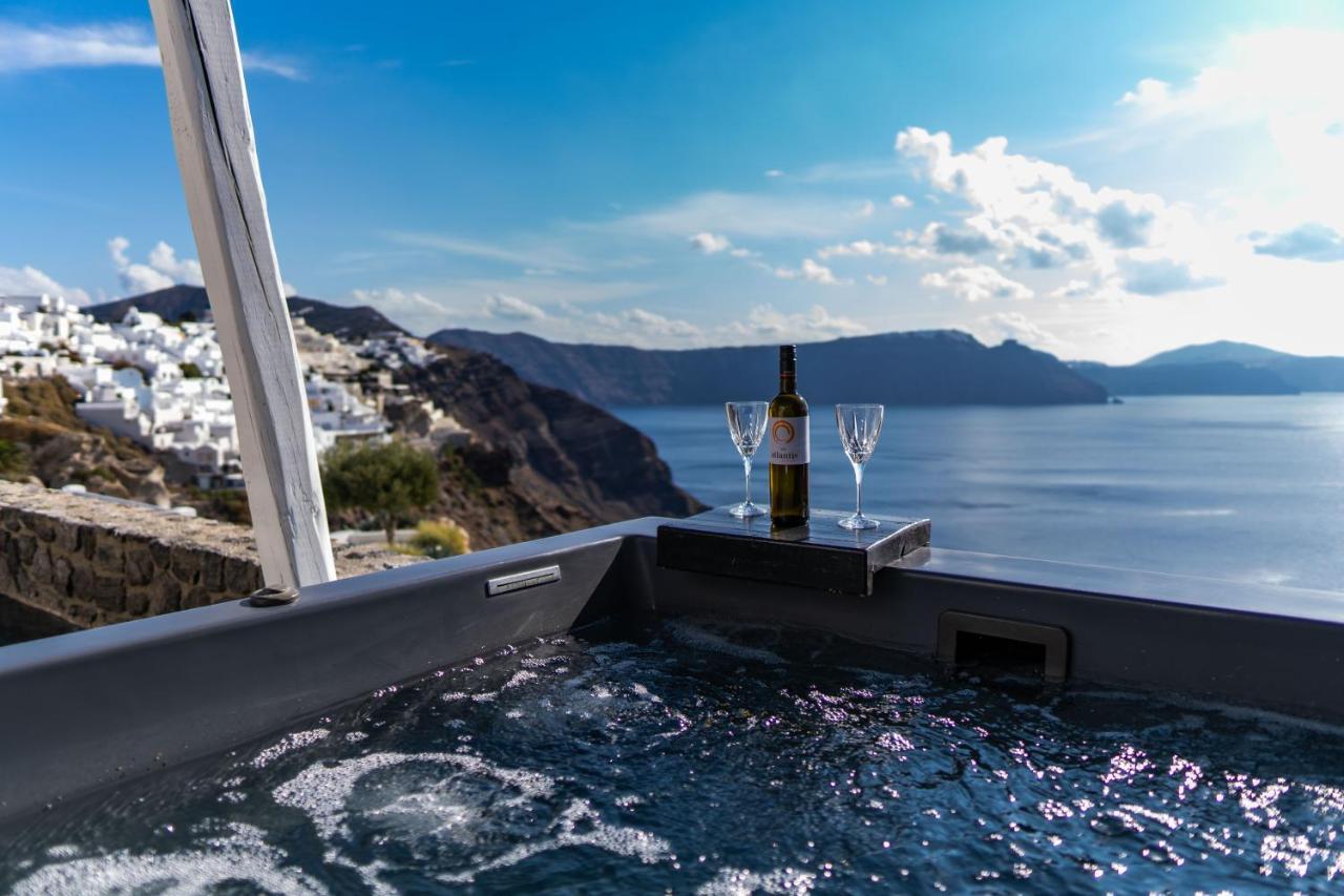 Solstice Luxury Suites Oia  Exterior photo