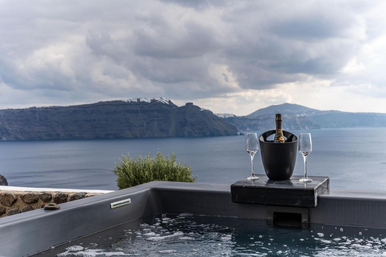 Solstice Luxury Suites Oia  Exterior photo